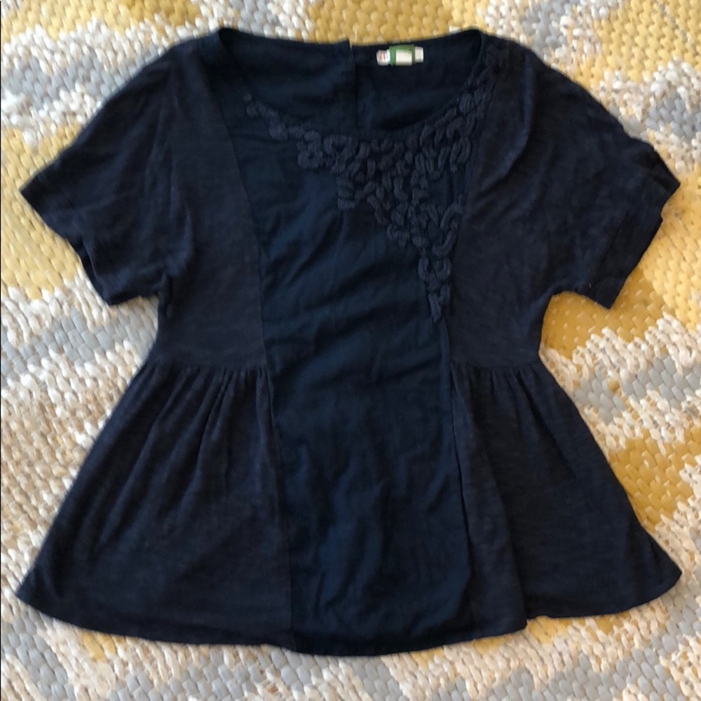 Anthropologie top size medium. Navy blue.